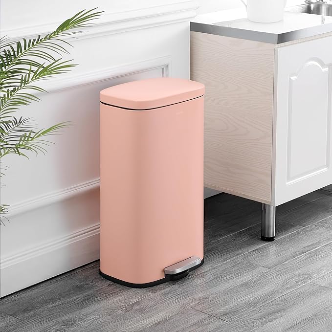 happimess HPM1011F Curtis 8-Gallon Step-Open Trash Can, Fingerprint Resistant